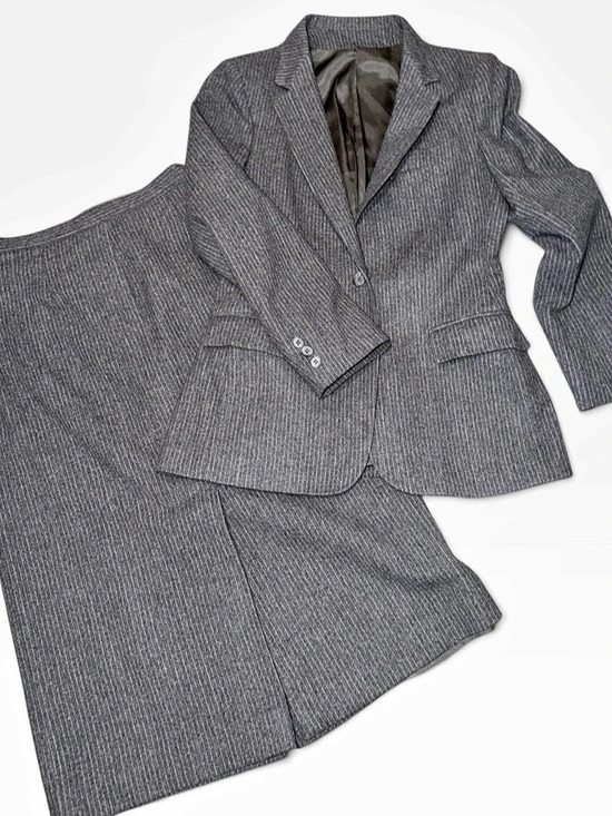 SIR for Her Dresses & Skirts - Vintage 70s/80s SIR for Her 100% Wool Pinstripe Skirt Suit Set Blazer + Midi Ski